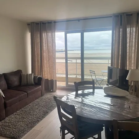 Face A La Apartment *