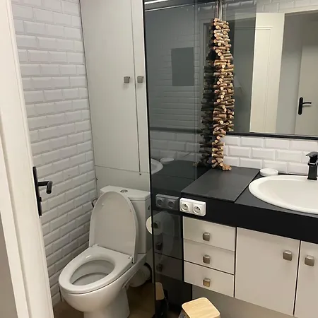 Apartment Face A La *